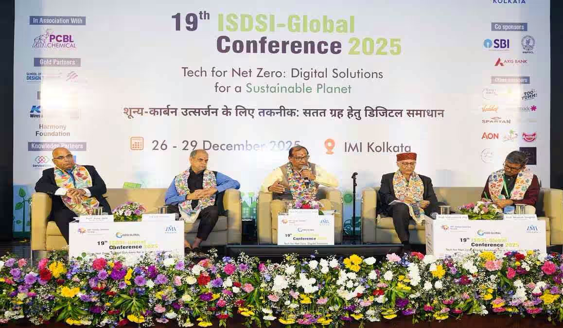 With participation from 26 countries, the conference received 1,218 research papers and 220 business and startup ideas, spanning all 21 IIMs, leading IITs, universities, business schools, and incubators.